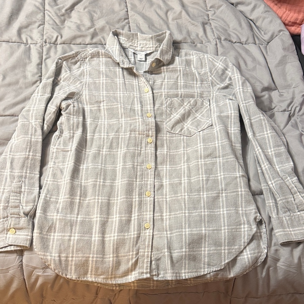 Old Navy Gray Plaid Button Down Shirt